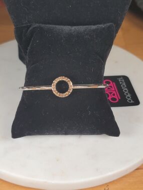 Paparazzi Silver-Tone Champange Rhinestone Circle Bangle